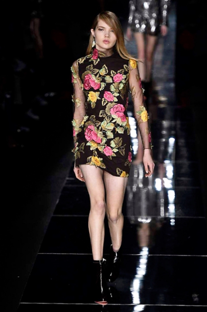 Blumarine-RF15-0517_oggetto_sfilata_430x620