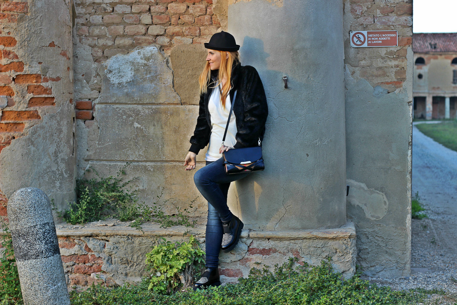 moda donna - platform shoes and denim - look of the day - outfit moda donna autunno - gravidanza