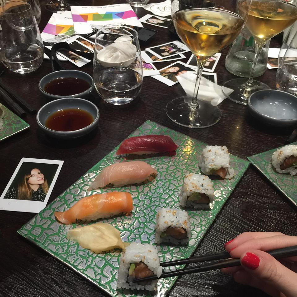 sushi b milano cibo giapponese e foto istantanee fujifilm