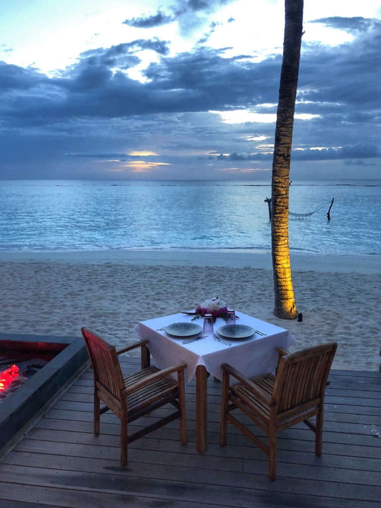 cena_spiaggia_maldive