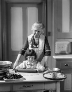 passato_quarantena_fare_il_pane_nonna_nipote