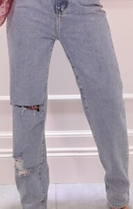 light-wash-loose-fit-ripped-jeans-valerie-935845_1920x